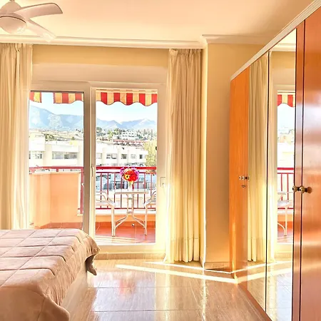아파트 In Costa Del Sol, Sea, Sunshine & Views 푸엔히롤라