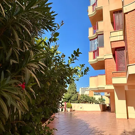 In Costa Del Sol, Sea, Sunshine & Views פואנגירולה